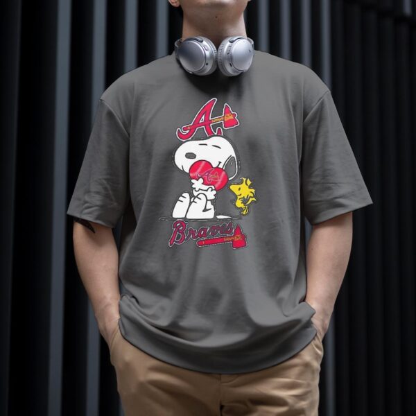 Atlanta Braves Snoopy Hug Heart Peanuts Baseball MLB Shirt 2