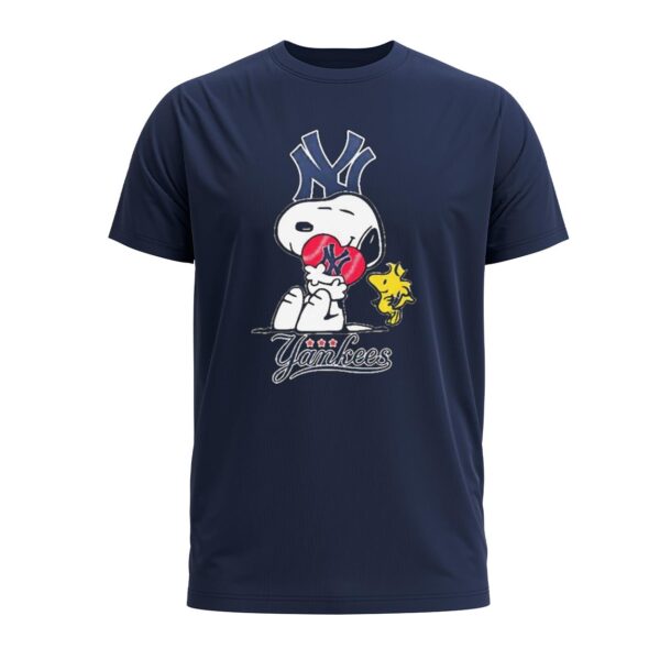 New York Yankees Snoopy Hug Heart Baseball NYY Shirt 3